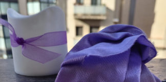 Pañuelos morados para celebrar el Día contra la Violencia de Género