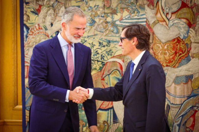 El rey Felipe VI recibe al presidente de Cataluña, Salvador Illa, en La Zarzuela