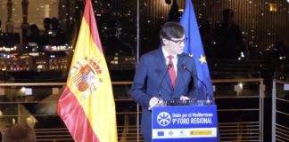 Salvador Illa durante la inauguración del noveno fórum regional de la Union for the Mediterranean. El presidente catalán ha prescindido de la bandera oficial de Cataluña para este acto