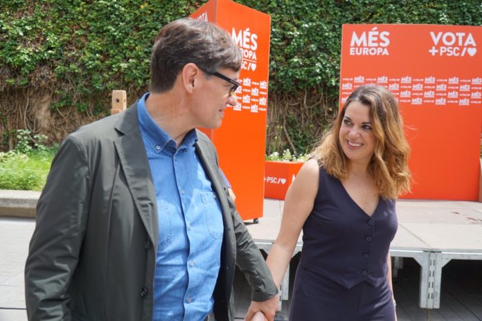 Salvador Illa y la eurodiputada Laura Ballarín, que acaba de anunciar que deja la red social X por culpa de Donald Trump y Elon Musk.