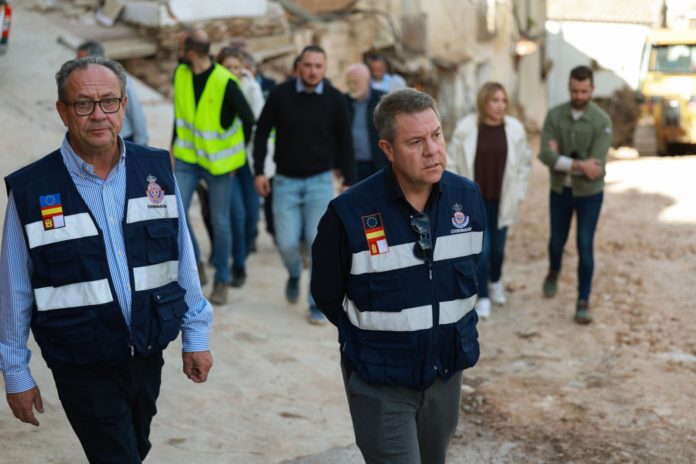 El presidente de Castilla-La Mancha, Emiliano García Page, el pasado jueves en Letur, municipio castellanomanchego donde la DANA causó graves daños materiales y la pérdida de seis vidas humanas.