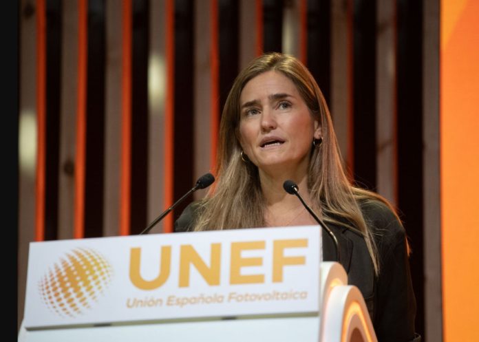 La futura ministra Aagesen en una ponencia