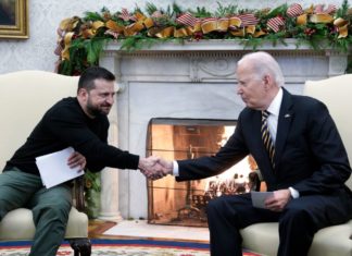 El presidente ucraniano Zelenski, junto a Joe Biden en la Casa Blanca.