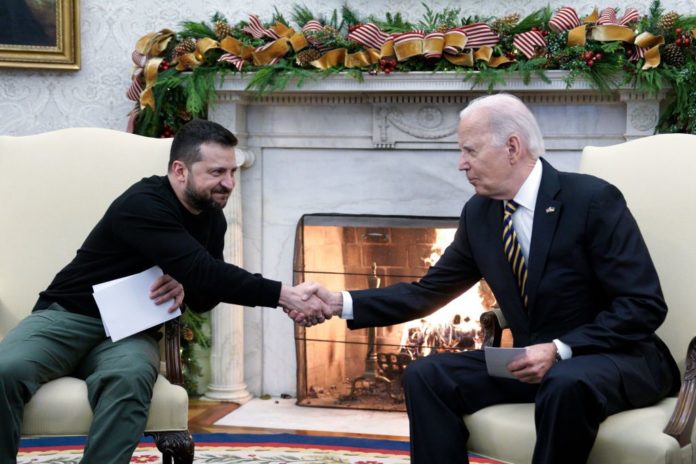 El presidente ucraniano Zelenski, junto a Joe Biden en la Casa Blanca.