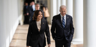 La derrotada Kamala Harris junto al todavía presidente norteamericano, Joe Biden.