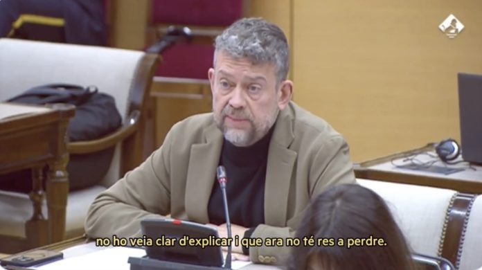 El diputado de ERC Francesc Marc Alvaro durante su interrogatorio al yihadista Mohamed Houli durante la comisión de investigación de los atentados del 17 de agosto de 2017 en Barcelona y Cambrils.