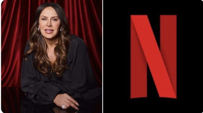 A la izquierda, la actriz trans Karla Sofía Gascón. A la derecha, el logo de la plataforma de streaming Netflix.