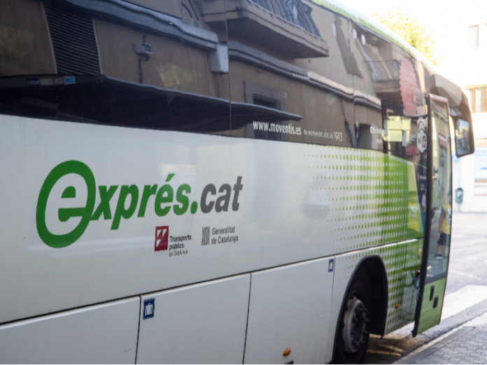 Vista de un autobús de la línea Expres.cat.