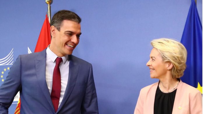 Pedro Sánchez y Ursula von der Leyen.